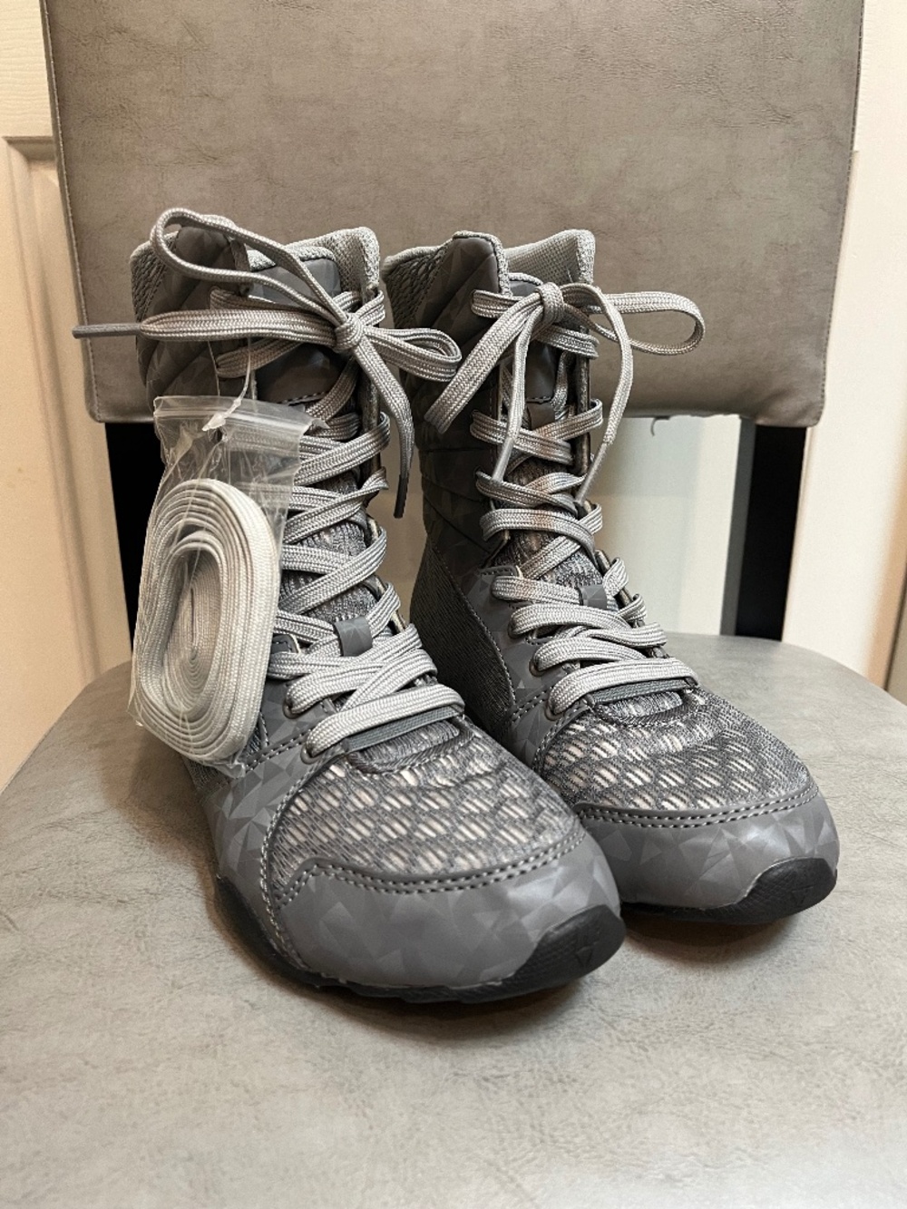 Society Nine EOS High Top Boxing Shoe NWOT size 6.5